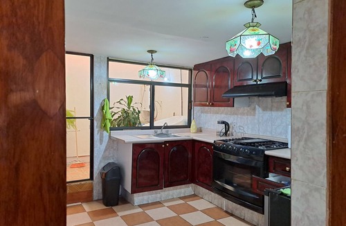 Nezahualcoyotl House | Entire house 8 minutes from the Impulsora metro