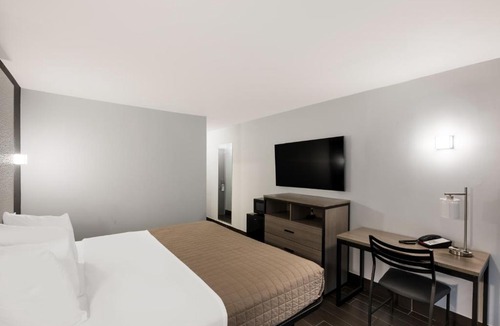 Wayne Hotel | Essence Express Wayne