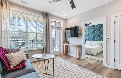 North Chesterfield Apartment | Evelyn 213 - Quaint 1BR in Forest Hill with 5-star finishes and new amenities