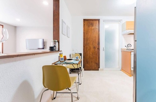 Colonia Roma Condo | Exciting Central Roma Condo, Parque Mexico 550m!