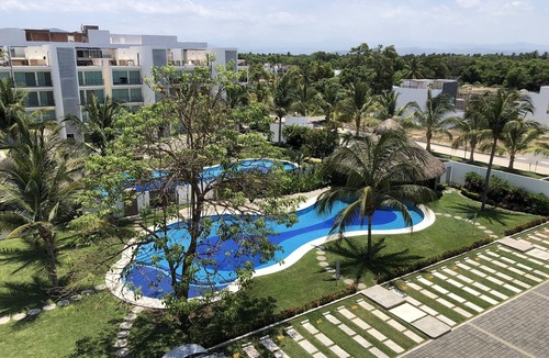 La Poza Apartment | Exclusive Apartment w/Private Roof Garden, Acapulco Diamante