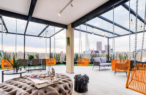 Granada Condo | Exclusive Apt w/ Balcony | 2 Crazy Rooftops+Gym+B/Center