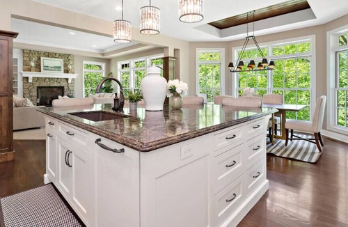 Minnetonka House | Executive Home with Sport Court close to Downtown Mpls!