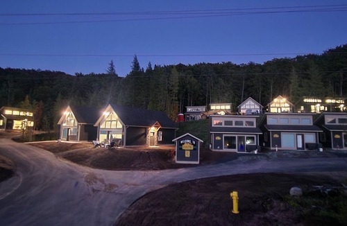 Munising Ski Chalet | EXPLORE Munising Studio Suite 109