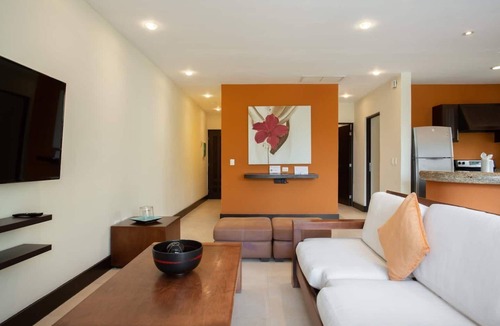 Playa del Carmen Apartment | Fabulous condo steps from the beach and 5th Ave, rooftop pool