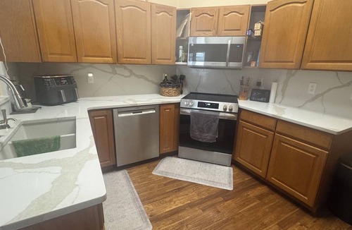 Johnstown House | Family friendly 6-bedroom house with AC in Johnstown, Colorado.