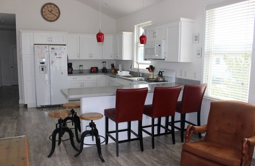 Normandy Beach House | Family-Friendly Beach Cottage, sleeps 10!