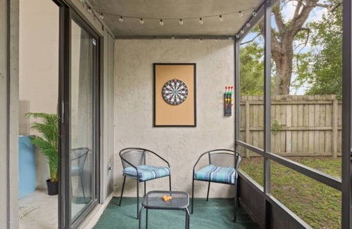 Gainesville Condo | Family Friendly Condo w/Dart Board+Games