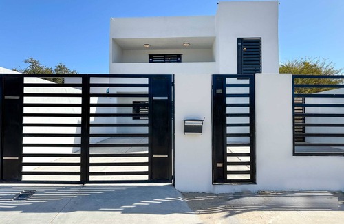 Ferrocarrilera House | Family Friendly 3BR Stay Near Sandy Beach