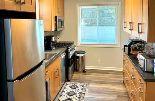 Wheaton-Glenmont House | Family house ، Near Washington, DC ، 5 bedrooms ، 6 beds ، 2BR ، free parking