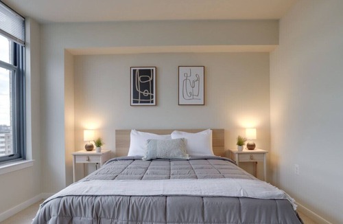 Aurora Highlands Condo | Fantastic 2/2 Condo @Pentagon City With Gym