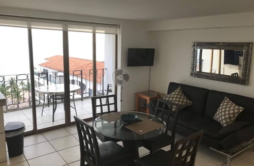 South Hotel Zone Condo | Fantastic Oceanfront Condo