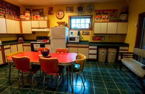 Rossville House | Featured on the Travel Channel, Home & Garden Channel and more. No Cleaning Fee!