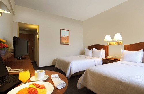 San Luis Potosi Hotel | Fiesta Inn Express San Luis Potosí Oriente