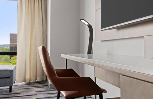 Saddle Brook Hotel | Sports fans - modern room with king bed at NJ hotel close to Metlife Stadium