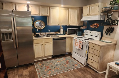 Lavista Park Apartment | MAJOR INTERNATIONAL SPORTING EVENT fo fum! Private 2 BR apartment with AC in awesome Atlanta neighborhood