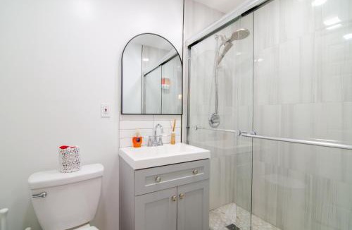 Union City Apartment | Fireflies In NYC, Cozy, Private & New