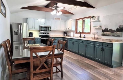 Moneta House | Flat Lot Lakefront with State Park Views