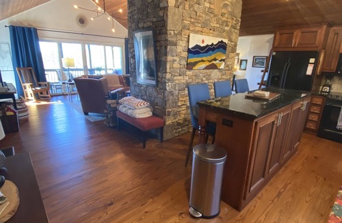Highlands House | Flat Mountain Estates with long range views and beautiful decor