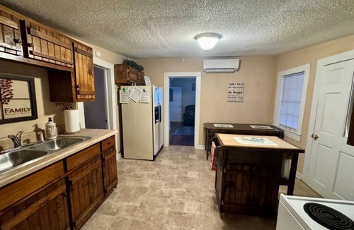 Ashland House | Four Doors Down