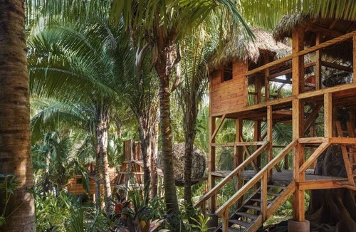 Lo de Marcos House | Friends and Family Gulf Getaway! Outdoor Pools, Beachfront, Free Parking!