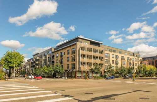 Nicollet Island Apartment | FRONTDESK 20 6th St Apts NE Minneapolis Riverfront District