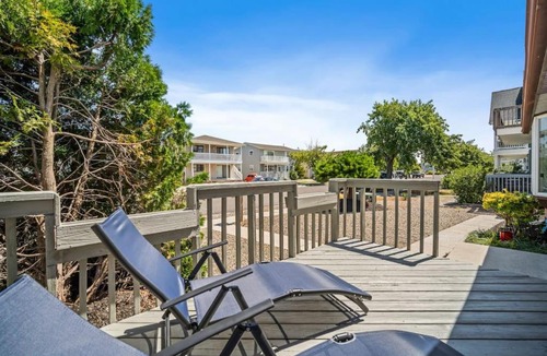Southend House | Full House 2 Blocks from Beach