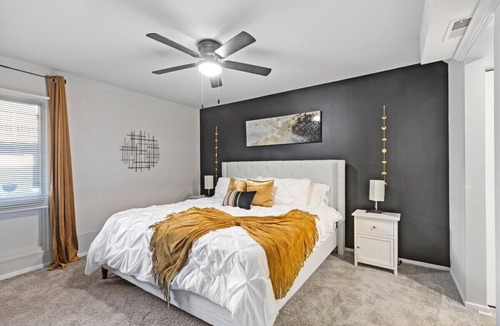 Towson Apartment | Full Kitchen-W/D-King-A/C-Parking-Self Check-In
