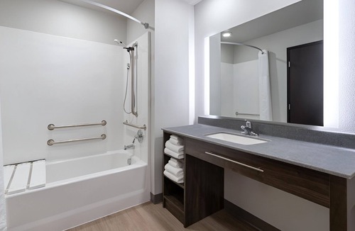 Dahlgren Hotel | Fully Equipped Room Near Caledon State Park - Perfect for Work and Leisure Trips