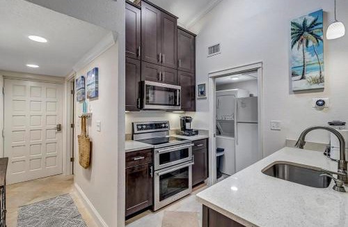 Sawgrass House | Fun in the Sun - Coastal studio w pool access