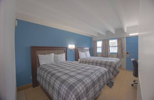 Merritt Island Hotel | Functional Private Room Perfect for Exploring Attractions Near Merritt Island