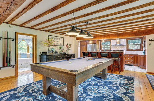 Greentown Cottage | Game Room & Yard: Greentown Home Near State Park