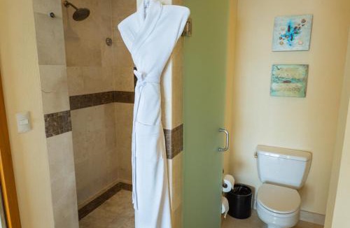 South Shore Hotel Area Apartment | Garza Blanca Condo