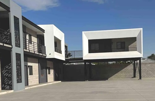 Mexicali Apartment | Gated parking / Villas de Ruby
