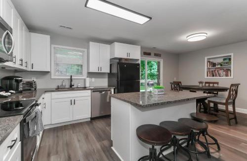 Norwood House | Gateway to Lake Tillery Retreat