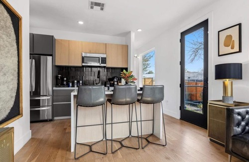 South Manchaca House | Gladeview Dr