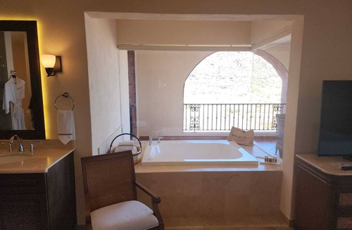 Loreto Resort | Golf a stunning TPC course, relax in luxury in beautiful Danzante Bay in Baja MX