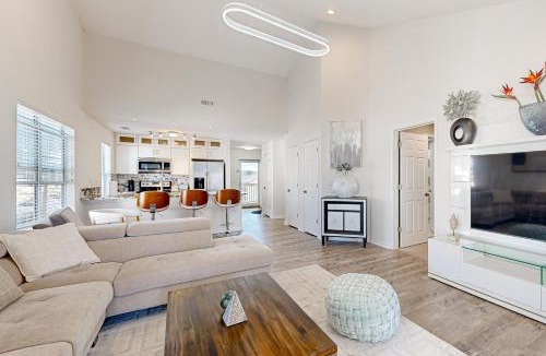 Waterford Plantation House | Golf Course Views & Pool: Myrtle Beach Retreat