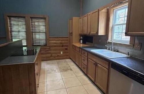 Max Meadows Cabin | GORGEOUS 20-Acre Modern Rustic Cabin! Walking Trails & Nearby Lake Access!