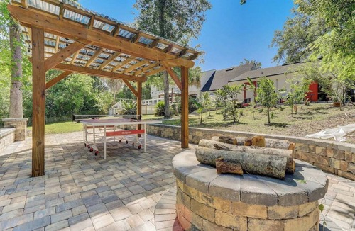 Jacksonville House | Gorgeous Colonial House on the Water w/Pool & Jacuzzin