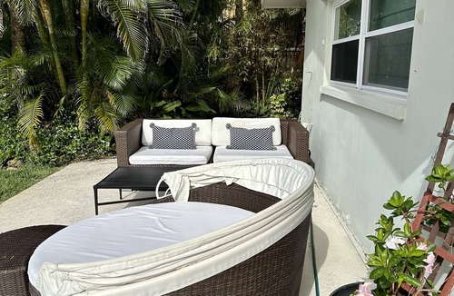 Belleair Beach House | Gorgeous Intercoastal Waterfront Home /Walk to Beach