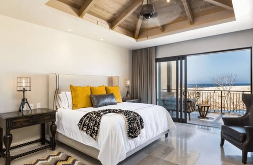 Los Cangrejos II y III Resort | Gorgeous, Luxurious 4 Bdrm Penthouse w/Oceanfront Views & Private Pool in Cabo