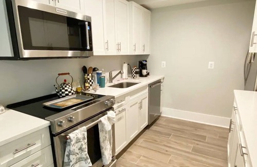 Brookmont Apartment | Gorgeous, Terrace Suite w/ 2BD 2BA, 5min from D.C. Brand new renovation