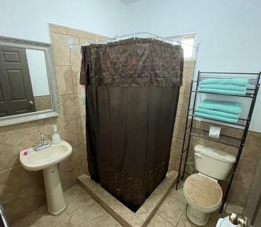 Cuauhtemoc House | GR20acd Corredor Comercial