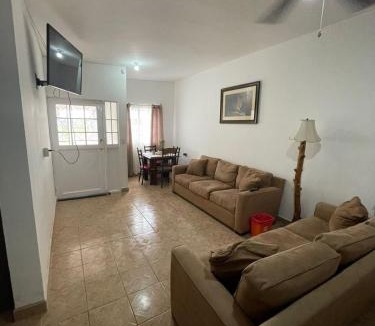 Cuauhtemoc House | GR20acd Corredor Comercial