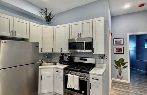 Ampere Apartment | Grand Luxury 1BR Penthouse Suite near Newark Airport