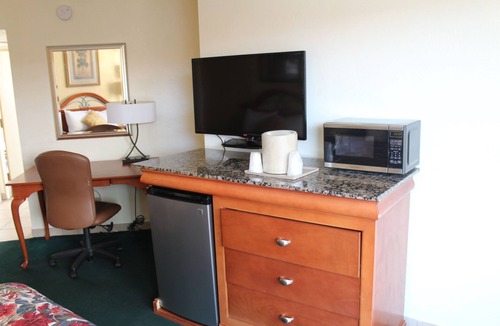 Daytona Beach Hotel | Grand Prix Motel on the Beach
