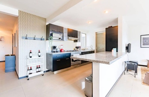 Roma Norte Condo | Great Escape in Roma, 24/7 Security|FREE WiFi