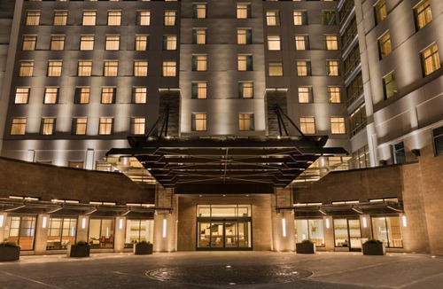 Berkeley Heights Hotel | Great Relaxing Overnight Stay! 2 Spacious Units, Indoor Pool, Free Breakfast!
