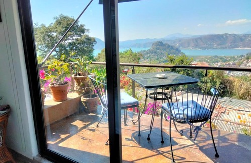 Loma Bonita House | Habitación con Vista al Lago